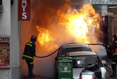 Aparatoso incendio junto a la Gran Vía