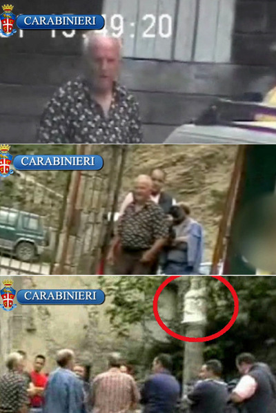 Imágenes del vídeo hecho público por los  carabinieri  después de las detenciones, el capo de la 'Ndrangheta, Domenico Oppedisano, se reúne con otros miembros de ésta organización criminal en el santuario de la Virgen de los Pulsos de San Luca, en la provincia de Regio de Calabria.