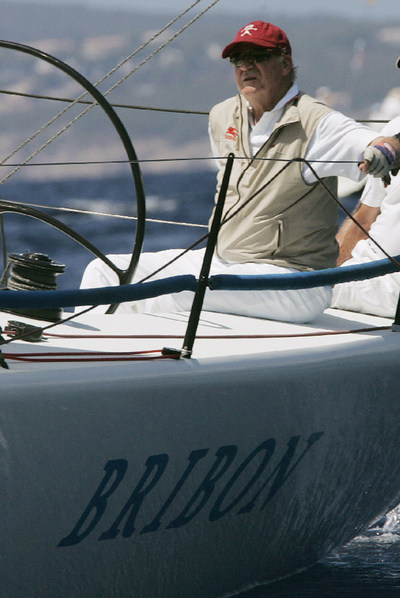 El rey Juan Carlos, a bordo del  Bribón. 