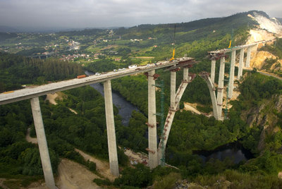 Fomento promete hallar este año una solución financiera para completar el AVE en 2015