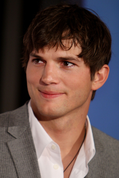  Ashton Kutcher no cesa de pensar ni en los descansos de rodaje. Su fijación: dominar la Red. 
