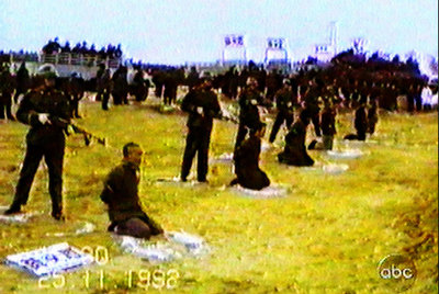 Fragmento de un vídeo de ABC News que graba una ejecución pública en China.