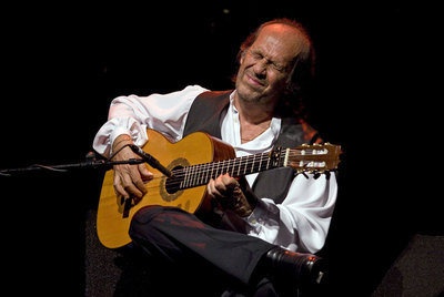 Paco de Lucía durante su concierto, que llenó el aforo.