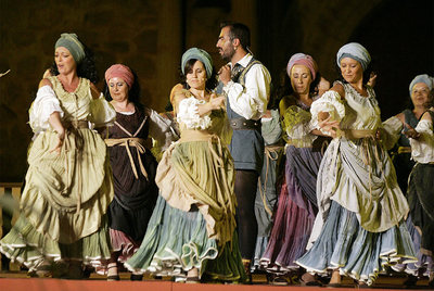 Un momento del estreno de  La vaquera de la Finojosa , el pasado jueves en Hinojosa del Duque (Córdoba).