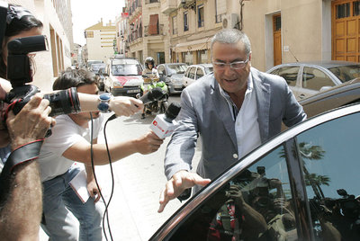 Enrique Ortiz, a su llegada a los juzgados de Orihuela para declarar sobre el  caso Brugal. 