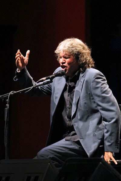 José Mercé, durante su concierto en los Jardines de Sabatini.