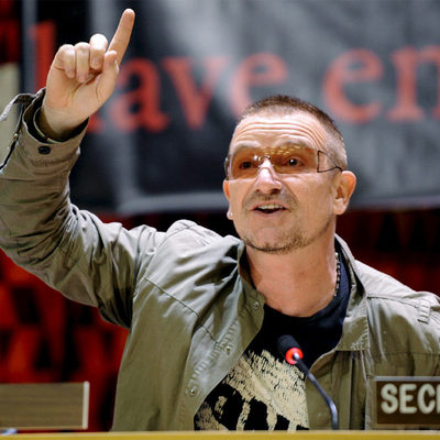 El cantante de U2, Bono.