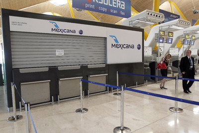 Mexicana de Aviación echó ayer el cierre en la T4 del aeropuerto de Barajas (Madrid).