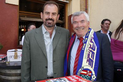 El presidente del Getafe, Ángel Torres (izquierda) y el alcalde de la localidad, Pedro Castro.