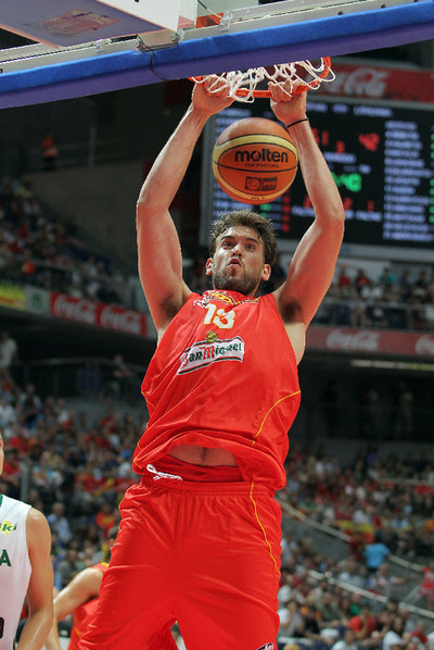 Marc Gasol machaca el aro.