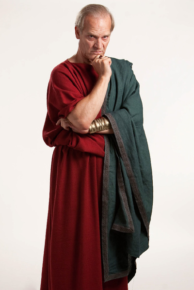 Lluís Homar, en la serie  Hispania. 