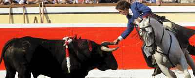 El rejoneador Pablo Hermoso de Mendoza, ante su primer toro.