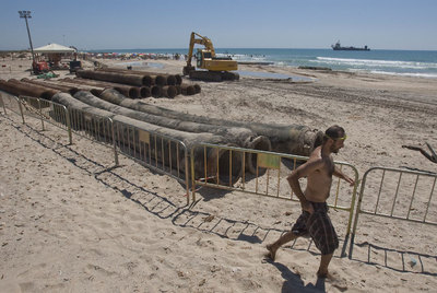 La arena empieza a volver a la playa de Camposoto
