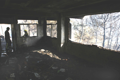 Un incendio obliga a desalojar a 150 personas en el Garraf