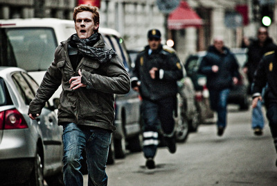 Peter Plaugborg escapa de la policía en  Submarino. 