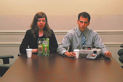  Fotograma del tráiler-parodia  The Auction Site (eBay Movie).  