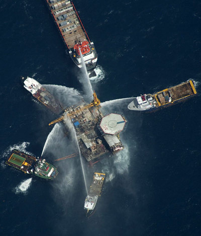 Varios buques sofocaron el incendio de la plataforma  Vermilion  360.