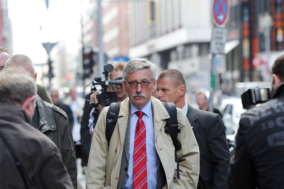 Thilo Sarrazin, autor del polémico libro  Alemania se suprime , tras participar en un debate en la radio.