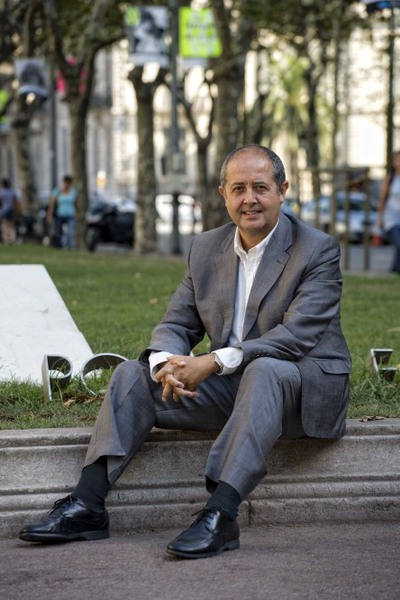 Felip Puig, en los Jardinets de Gràcia.