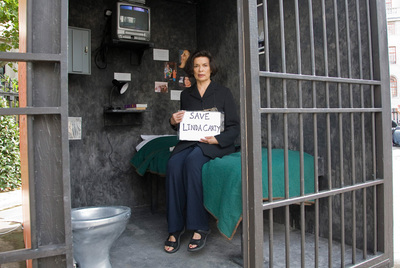 Bianca Jagger, 'entre rejas'