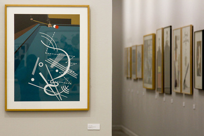 Obras de la exposición  Equipo Crónica y otros coetáneos del Pop Art español , ayer en Alicante.