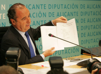 Rueda de prensa del presidente de la Diputación de Alicante, Joaquín Ripoll, tras conocerse una grabación del sumario del  caso Brugal  sobre el supuesto regalo de dos pisos a Ripoll a cambio de una contrata de basuras.