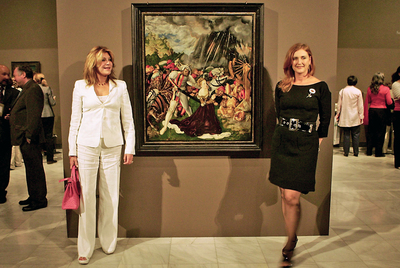 La baronesa Thyssen, Carmen Cervera, y Francesca Thyssen en una exposición