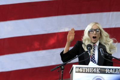 Lady Gaga y los soldados homosexuales