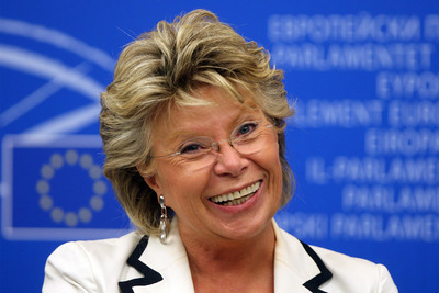 La comisaria de Justicia y Derechos Fundamentales de la UE, Viviane Reding, ayer en Estrasburgo.