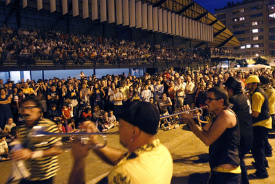 La Mercè irrumpe en el canódromo de Meridiana