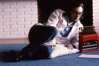 La tecla, el humo, el whisky