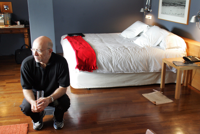 Tony Judt en Madrid, el 26 de octubre de 2006, con motivo de la presentación de su libro  Postguerra, una historia europea desde 1945 .