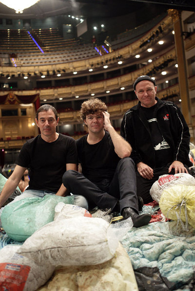 Integrantes del elenco de  Ascenso y caída de Mahagonny. 