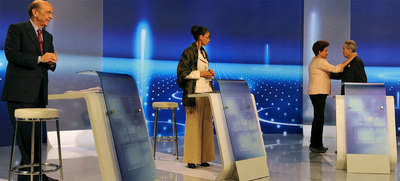 De izquierda a derecha, los candidatos presidenciales en Brasil antes de empezar el debate del pasado jueves: José Serra, Marina Silva, Dilma Rousseff y Plinio Arruda Sampaio.
