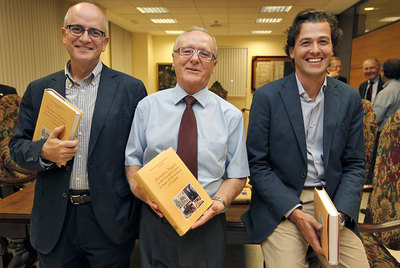 Justo Serna, Francisco Oltra y Nicolás Bas presentaron ayer en Valencia  Ilustración y Progreso. 