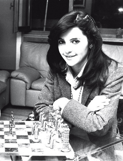 Amante del gánster, querida del obispo