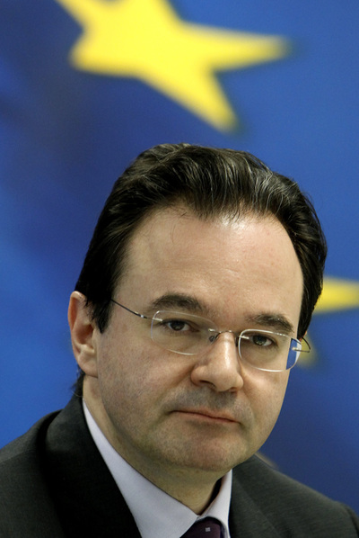 Yorgos Papaconstantinu, durante una rueda de prensa en Bruselas esta primavera.