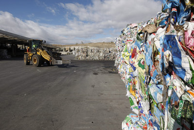 Almacenamiento de envases en el vertedero de Valdemingómez.