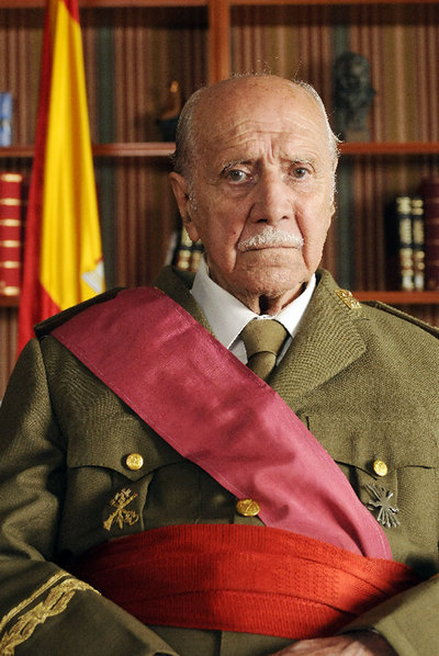 El último gran trabajo en televisión de Alexandre le llevó a encarnar a Franco en el telefilme  20-N  (2008).