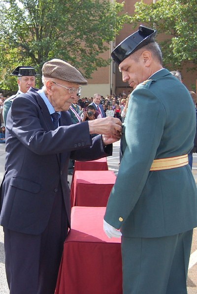 Condecorado por su padre