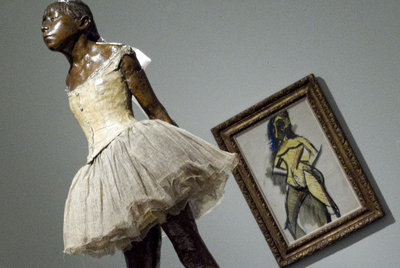  Joven bailarina de 14 años  , de Degas, y   Desnudo amarillo  , de Picasso. 