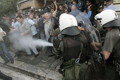 Disuelta con gases lacrimógenos una protesta laboral en la Acrópolis