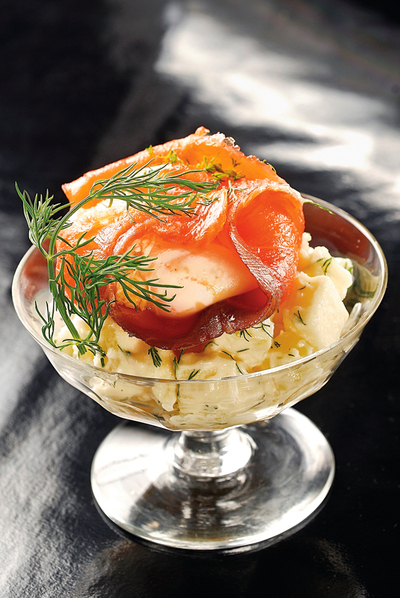 Receta de copa de huevo y salmón ahumado