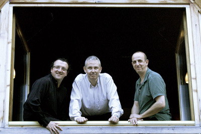 Triez son, desde la izquierda, Ramón López, Baldo Martínez y Agustí Fernández.