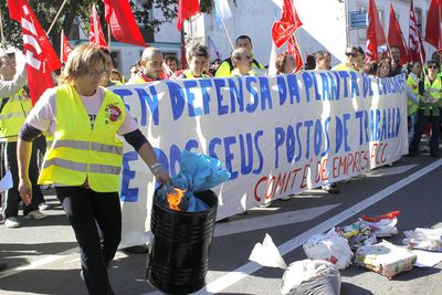 Los trabajadores de Lousame defienden sus puestos