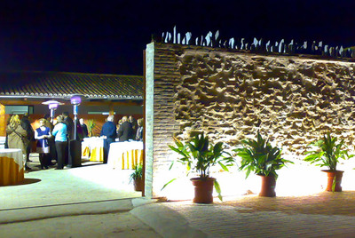 Entrada y terraza de la Alquería del Brosquil.