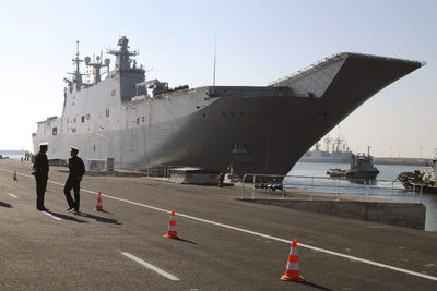 El coloso de la Armada llega a la base de Rota tras su construcción