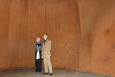 Richard Serra, ayer, visitó ayer junto al director general del Guggenheim, Juan Ignacio Vidarte,  La materia del tiempo. 