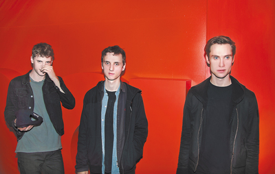  George Barnett, su hermano Jack y Thomas Hein. These New Puritans visten aquí y en portada Levi's 519. 