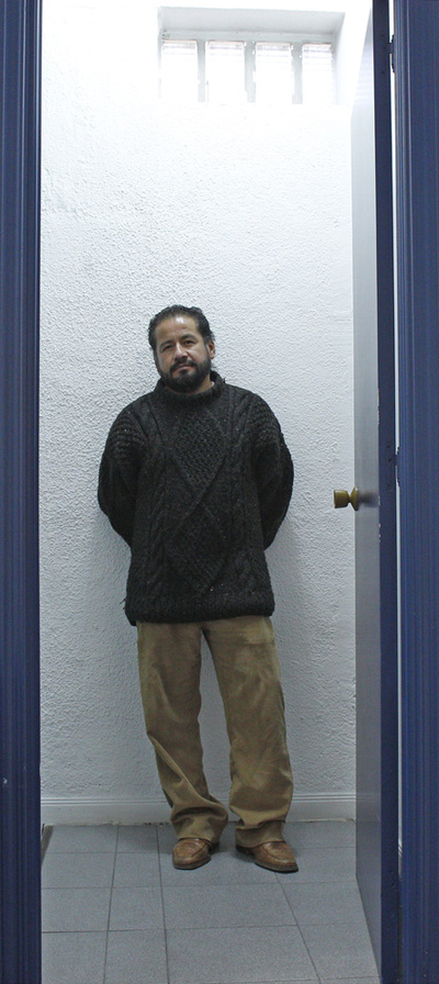 Julio César Rodríguez consiguió dos créditos. Ahora está en la calle y debe una fortuna.